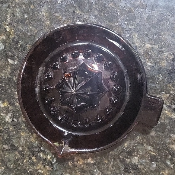 Amber Glass Reamer/Juicer - Picture 4 of 4